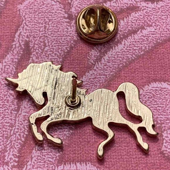 Gold Unicorn Pin! - Picture 2 of 3